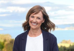 Leeanne Career Spheres supports individuals and organisations with career planning, support, CV writing, LinkedIn profiles and interview skills.